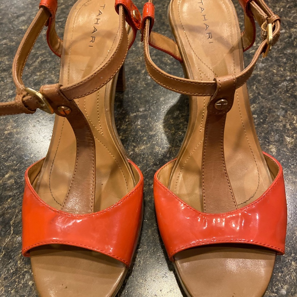 Tahari Betsy Heels - Like New